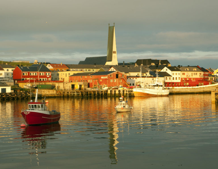 Midnattsstemning i Vardø havn © Ole Jørgen Liodden