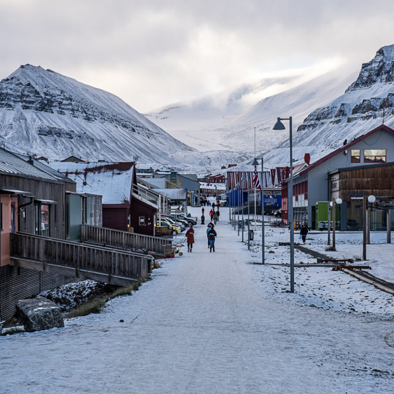 Main road in Longyearbyen © Jarle Røssland