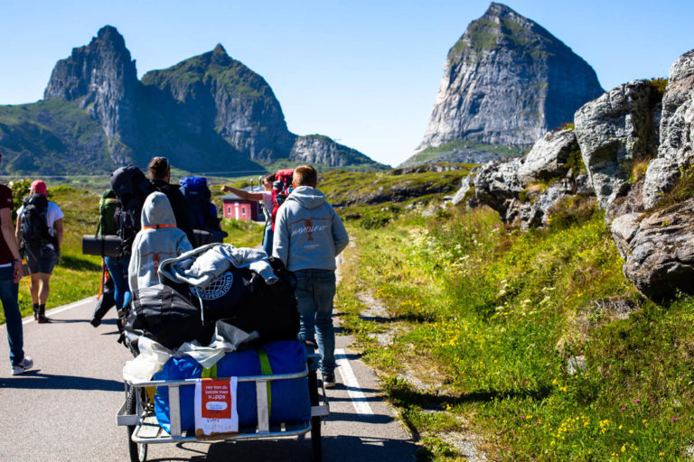 Local luggage transport © Mats Hoel Johannessen